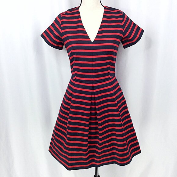 Gap Fit & Flare Dress Womens Size 2 Red Navy Blue Striped Short Sleeve V-Neck - Picture 1 of 10